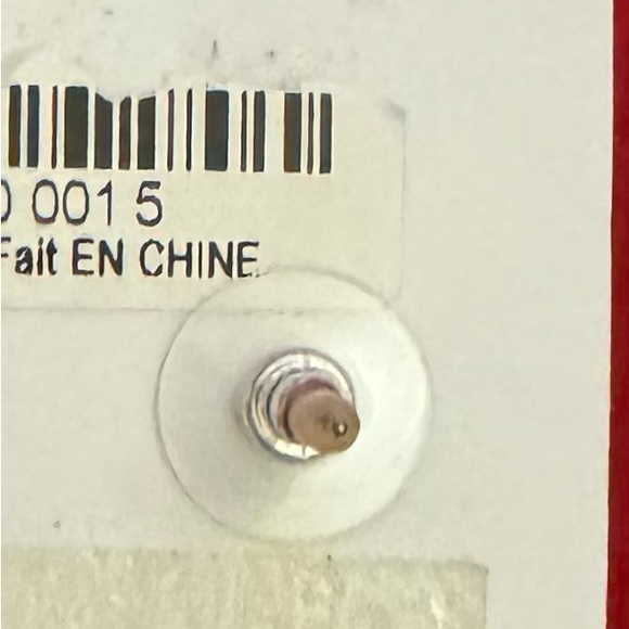 Brand new with tags ale Chateau earrings - Picture 5 of 6